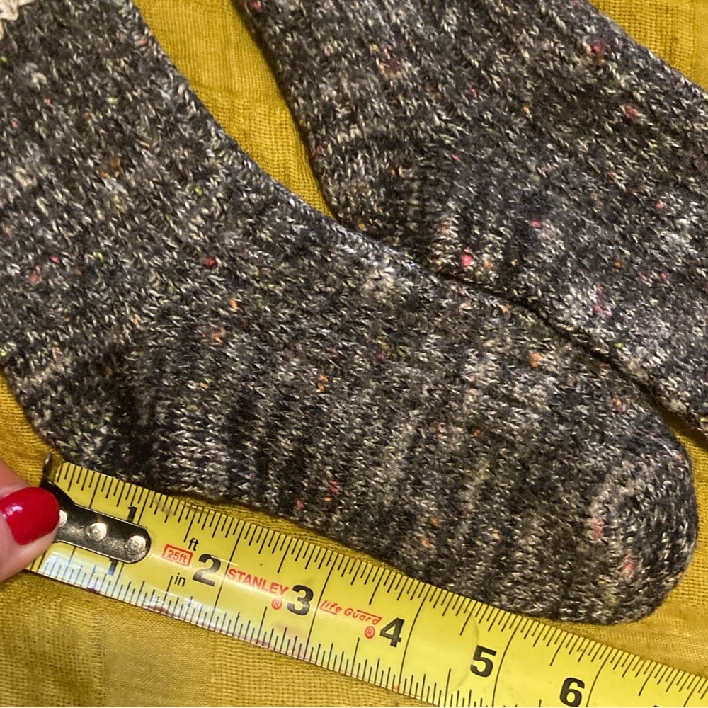 Hand knit Socks with Ruffle - Picture 4 of 5